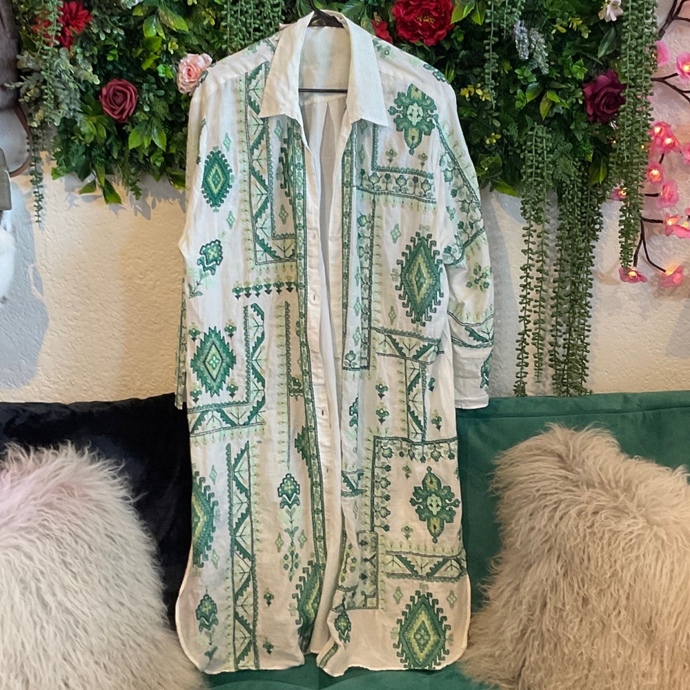 Zara White Button-Down with Green Geometric Print
